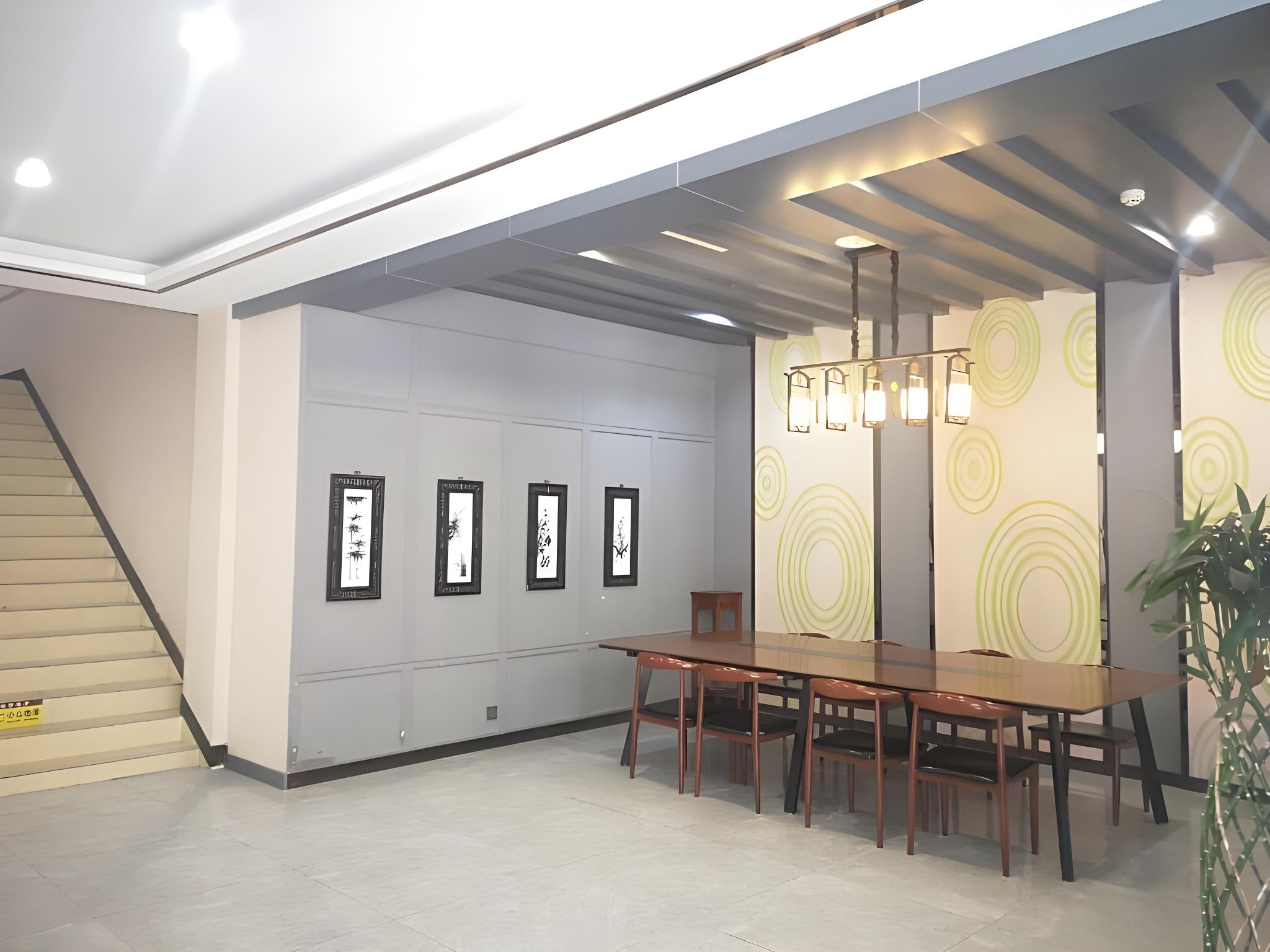 GreenTree Inn Express Shanghai Baoshan District Youyi Road Metro Station 33/46