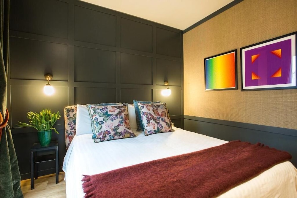 Living Suites by Brera Apartments 8/37