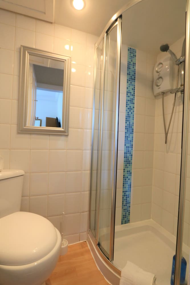 Valentine City Centre Guest House 40/50