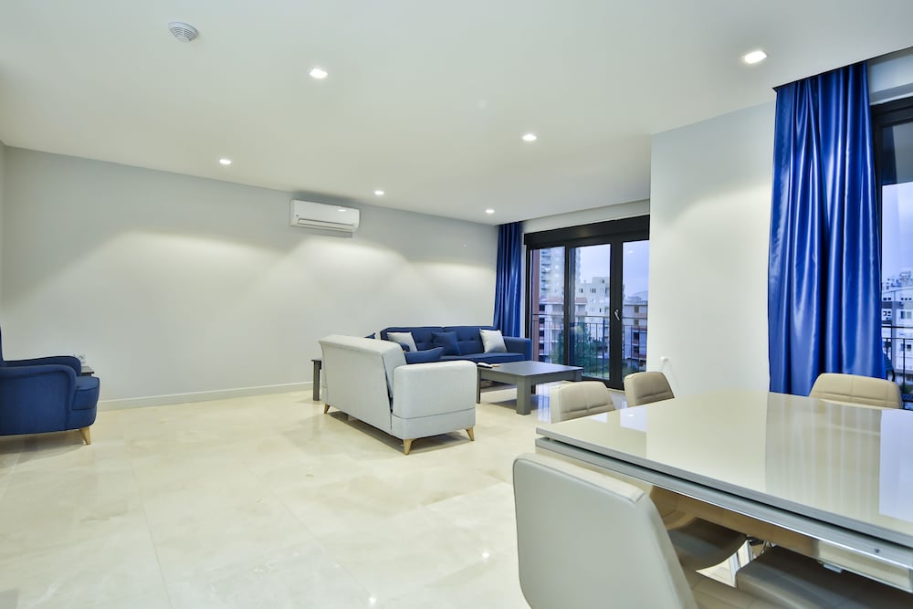 Mene Suites 21/33