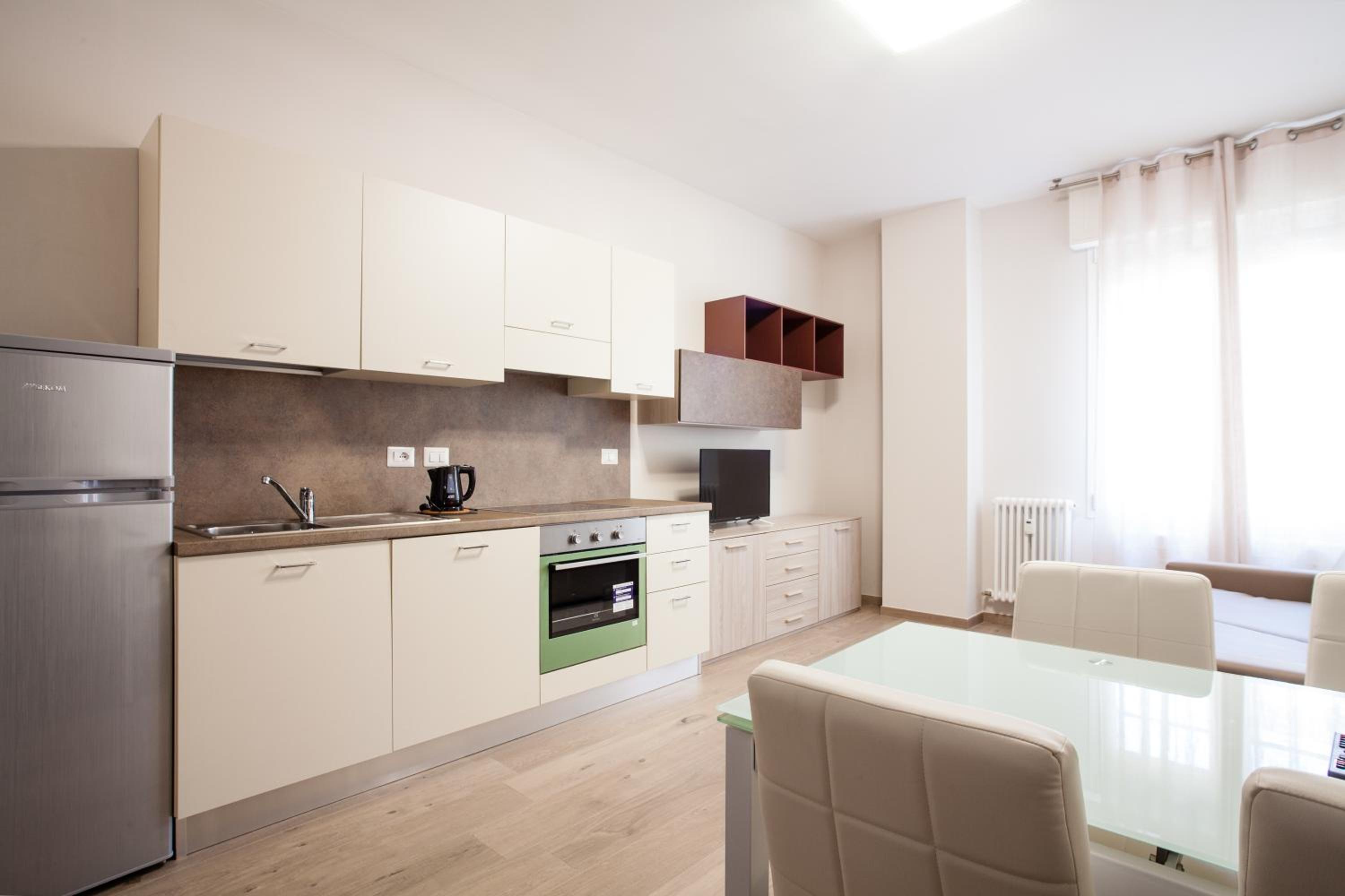 Astoria Suite Apartments 41/49