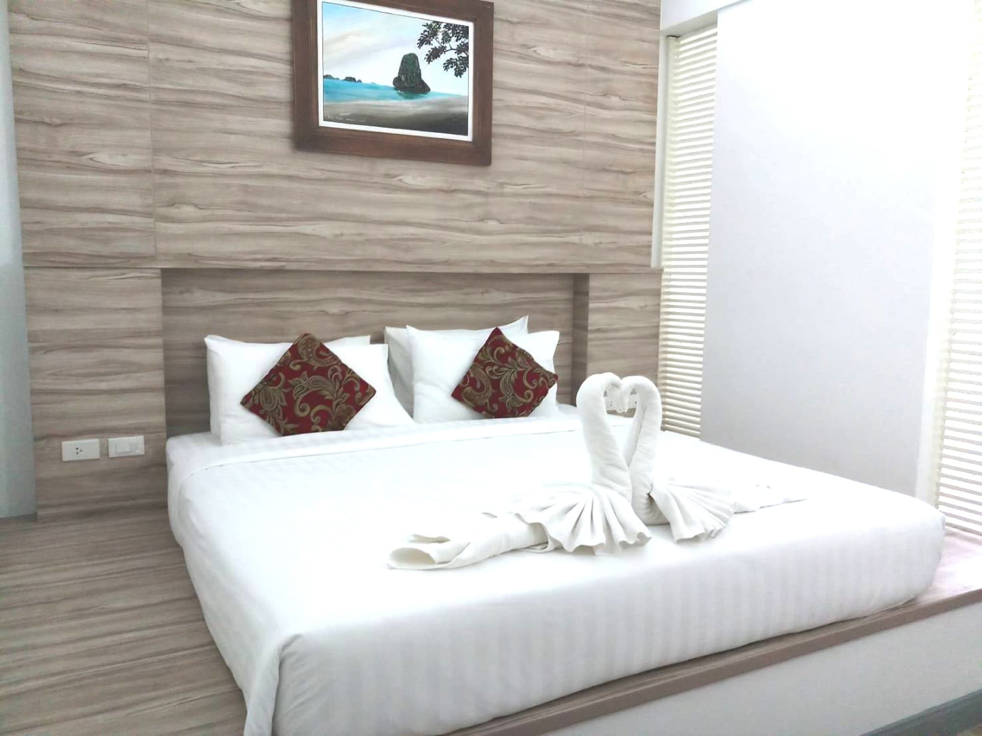 DELUXE, DOUBLE BED