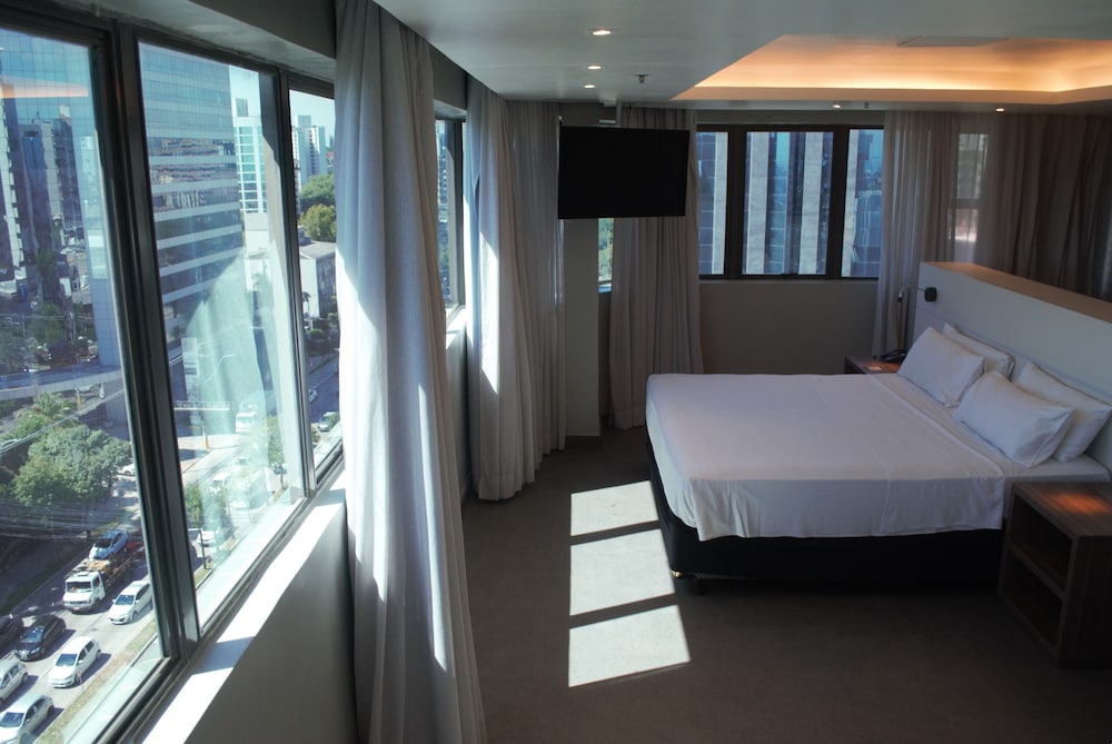Premium, King Bed, Master Porto Alegre (ex. Holiday Inn Porto Alegre) 3/5
