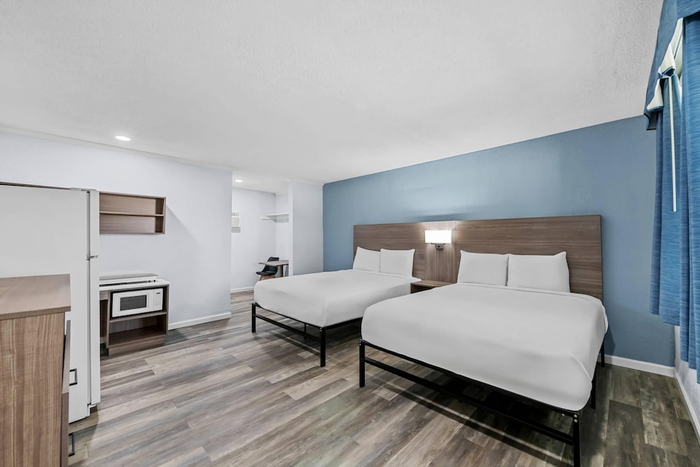 Birchwood Suites 23/50