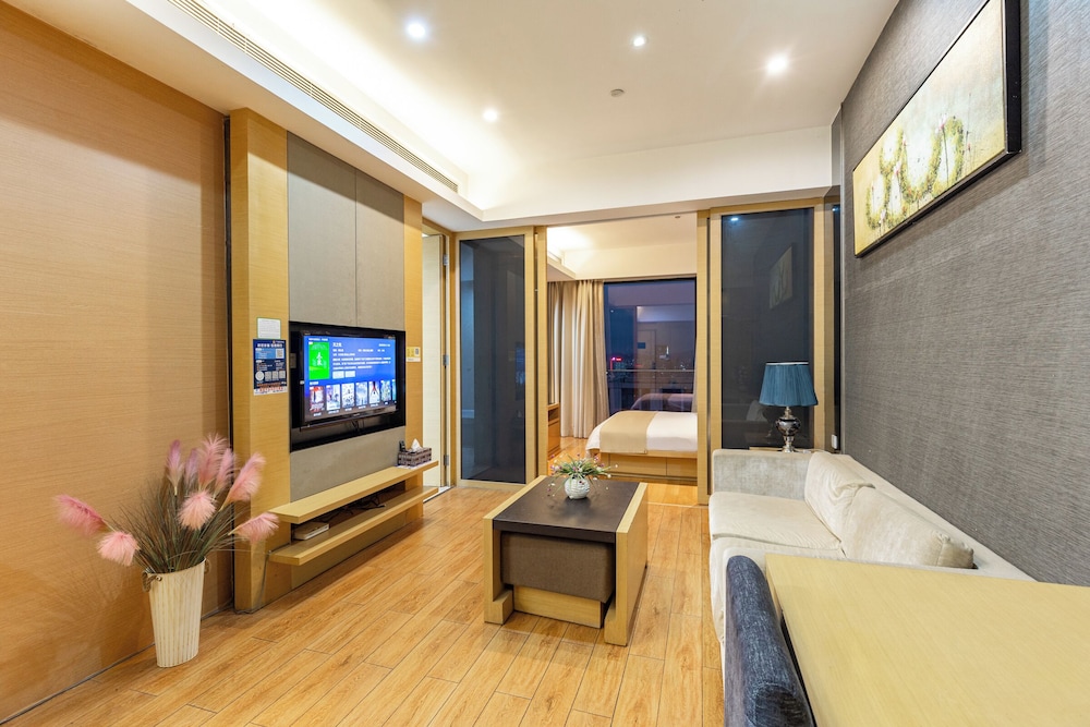 Xingyi International Hotel Poly Store 58/70