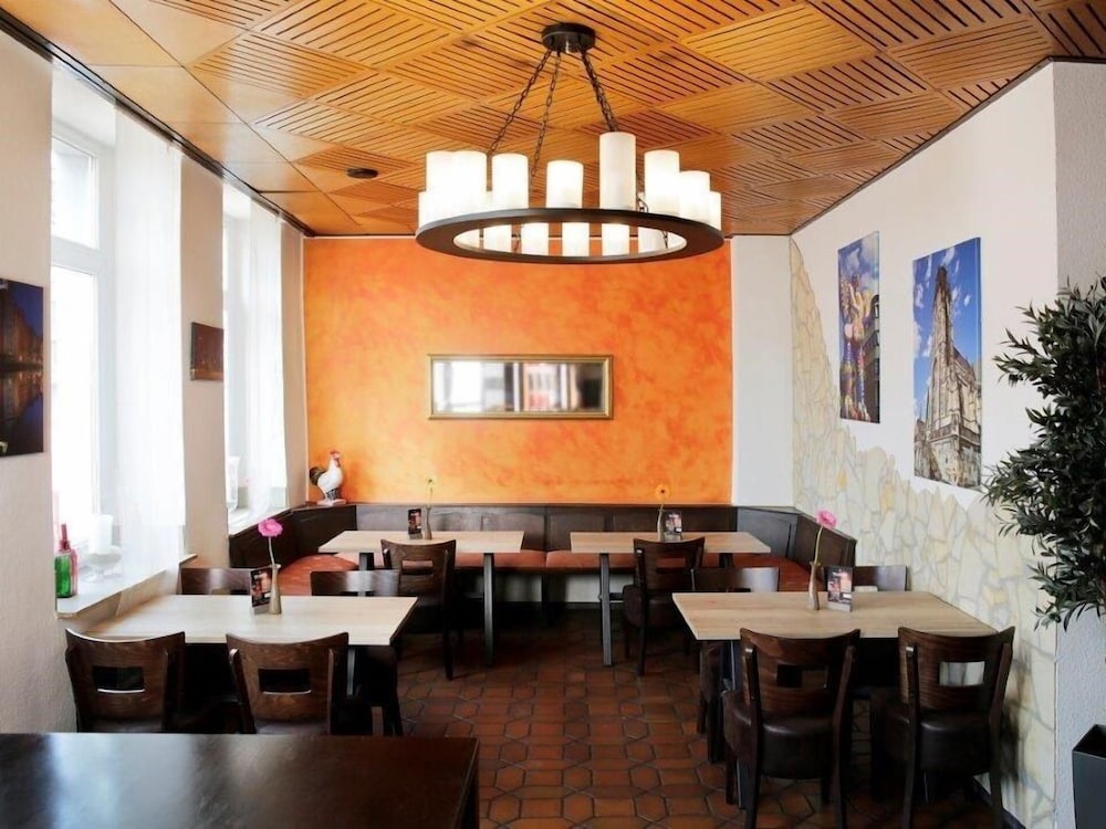 Hotel Goldener Hahn 28/31