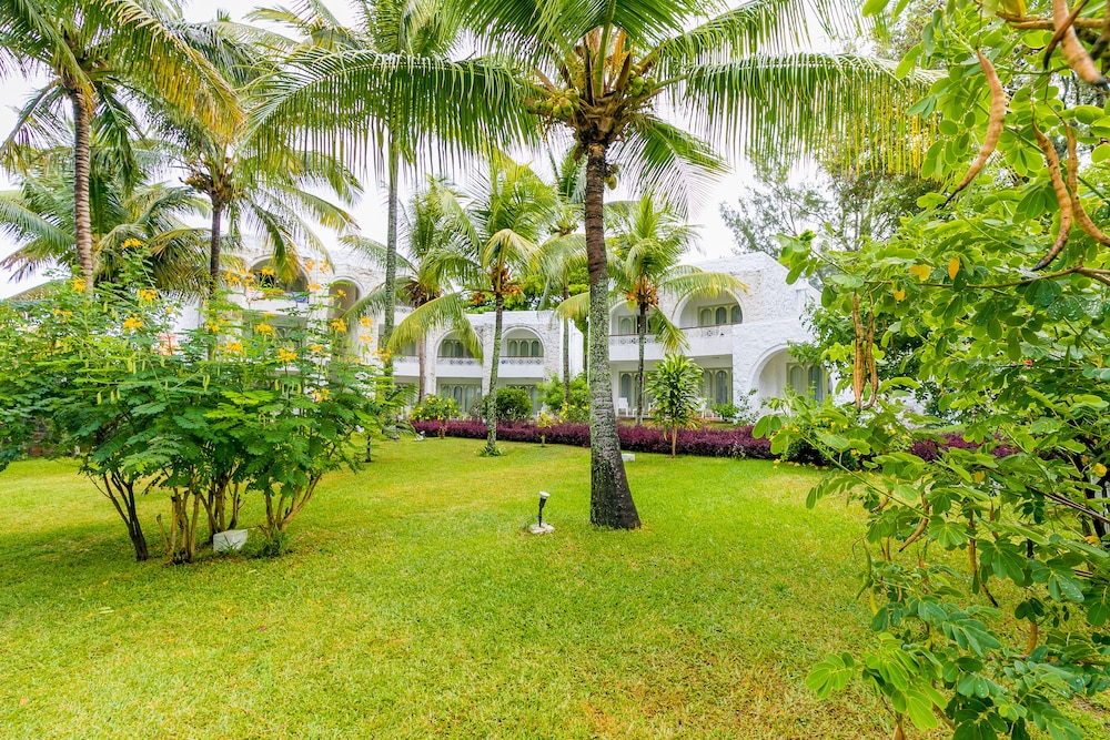 Casuarina Resort and Spa 70/76