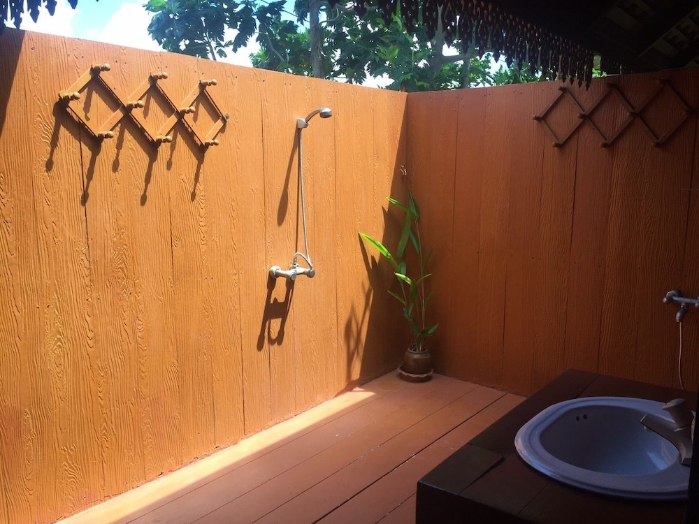 Ruen Thai Rim Haad 19/53