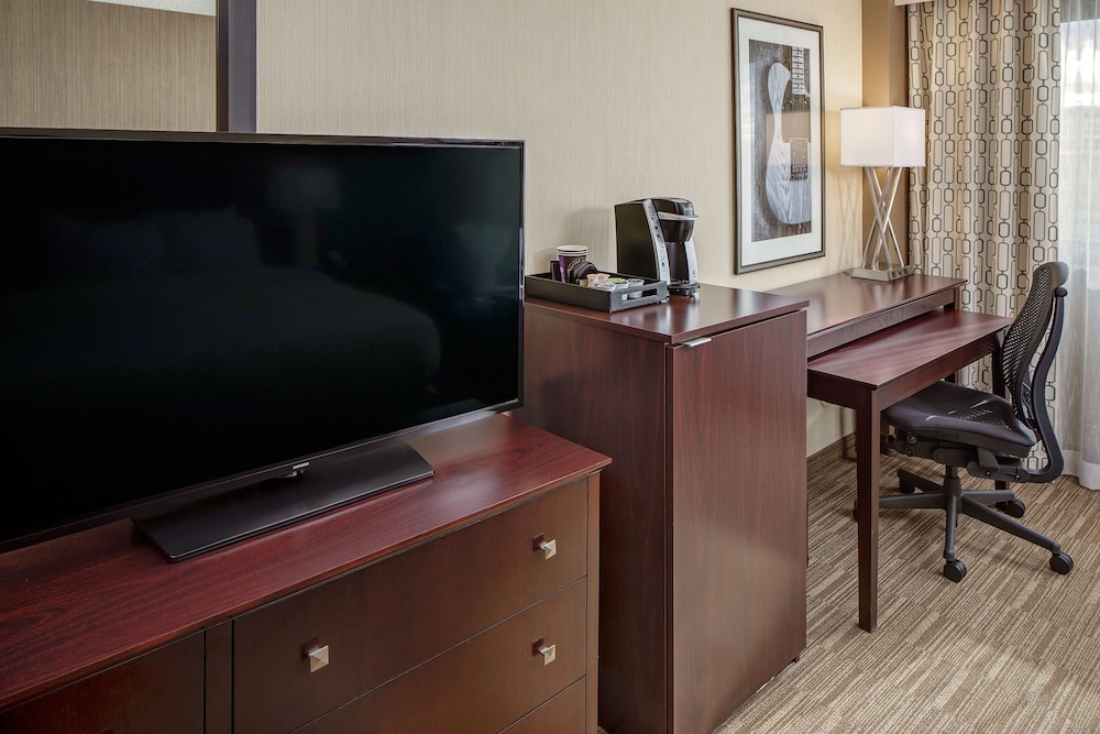 Nashville Airport Marriott 63/72