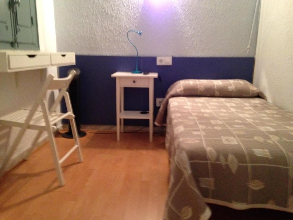 Hostal Delfos 38/49