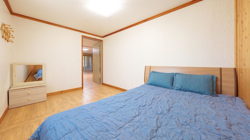 Gyeongju Gampo Beach Castle Pension 15/50