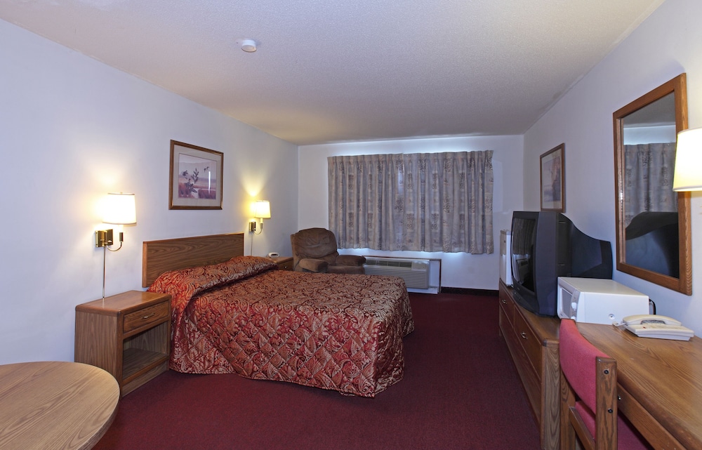 Travelodge by Wyndham Merrill 13/50