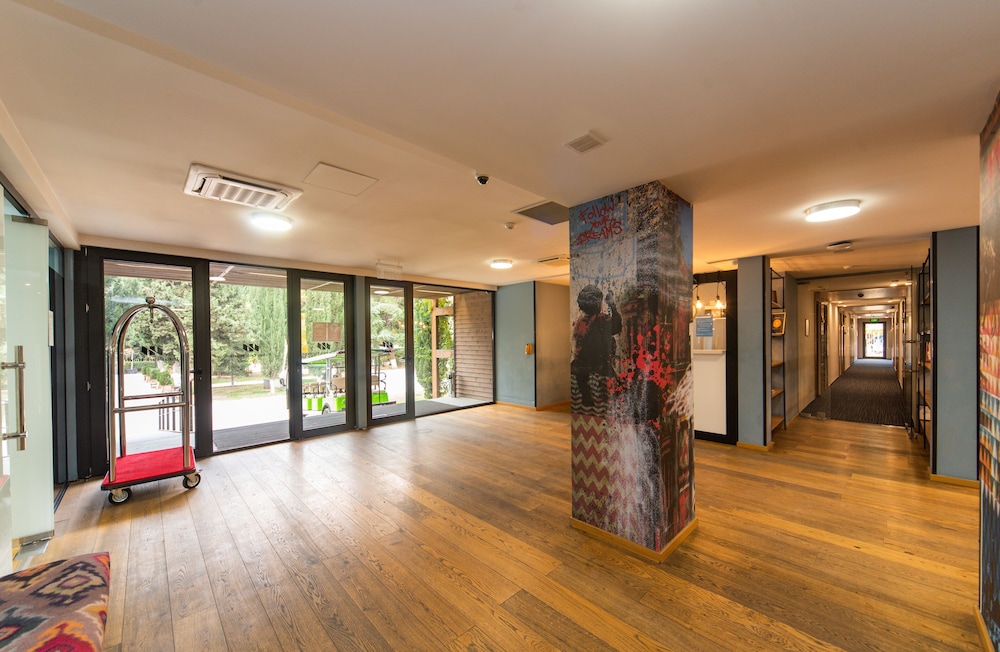 Urban Park Hotel 35/56