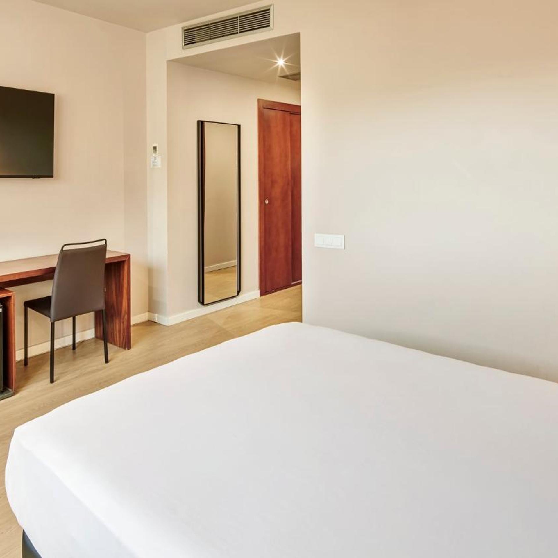 Superior, with Extra Bed, Sercotel Ciutat de Montcada 7/10