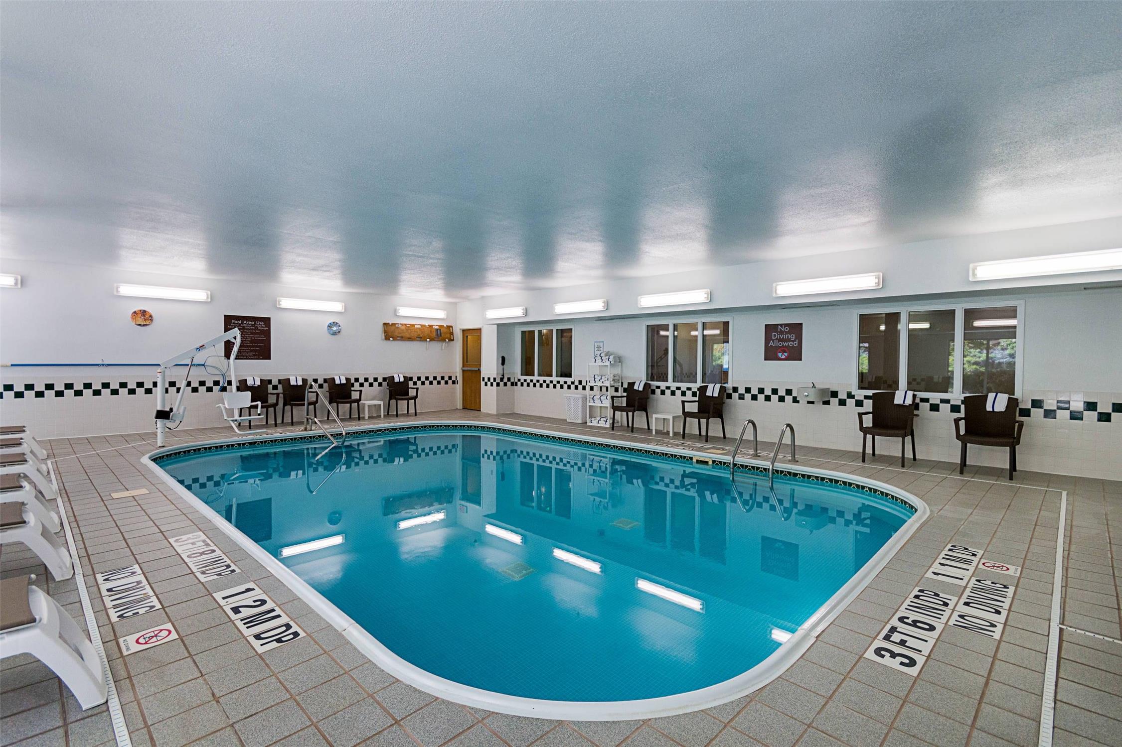 Comfort Inn Barboursville near Huntington Mall area 18/19