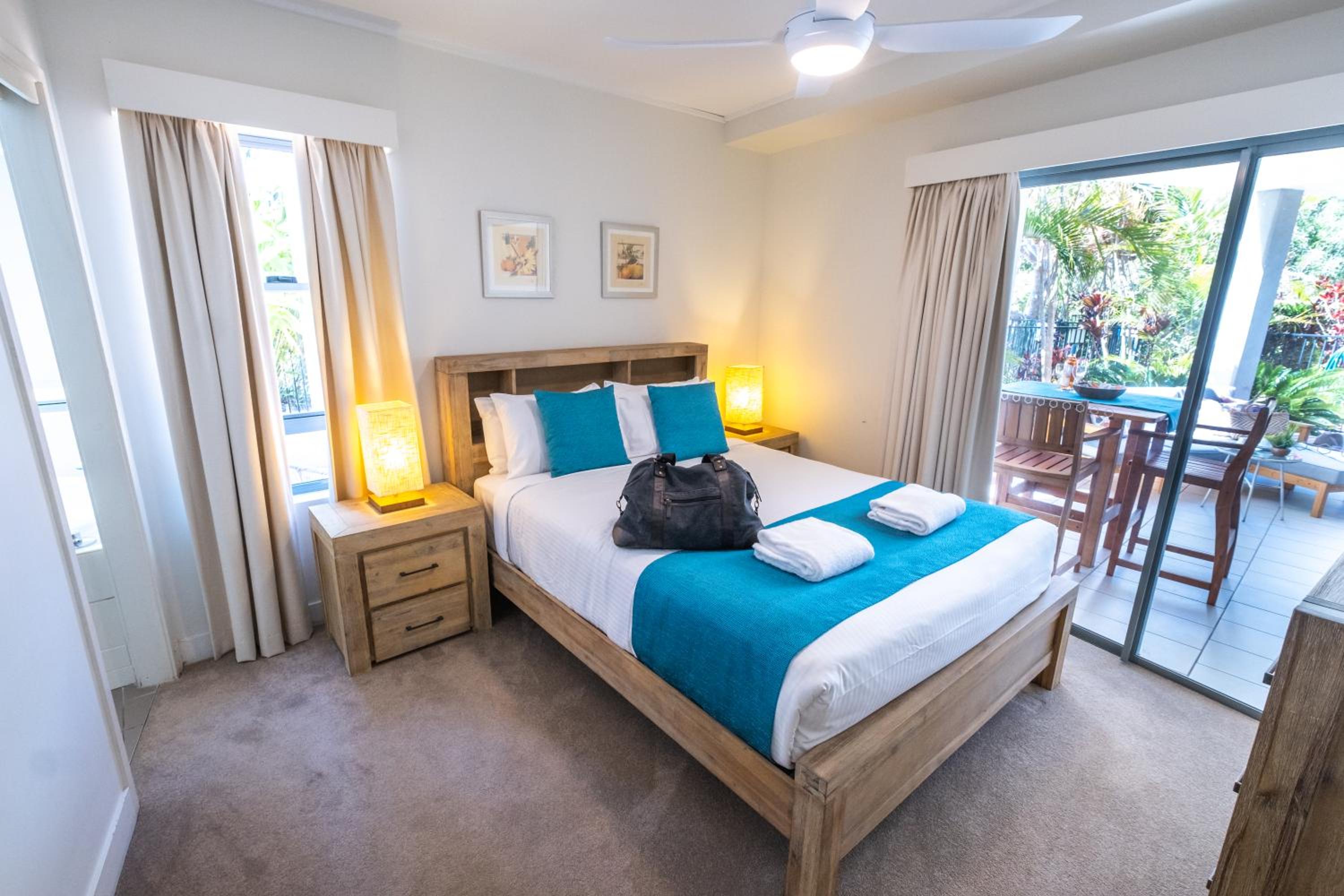 3 Bedrooms, Pool Access
