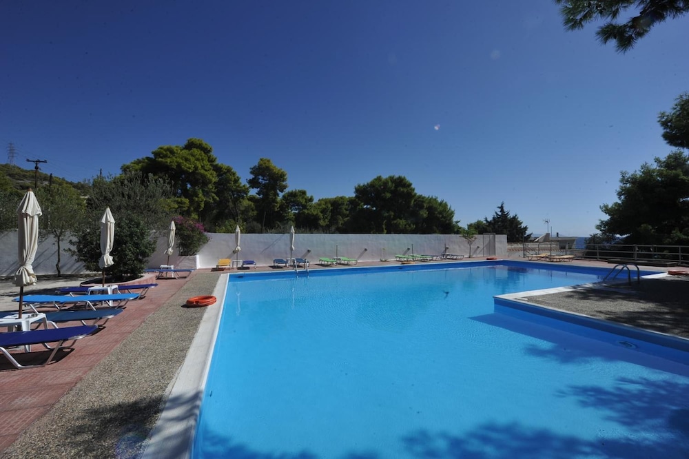 Siagas Beach Hotel in Loutraki-Agioi Theodoroi