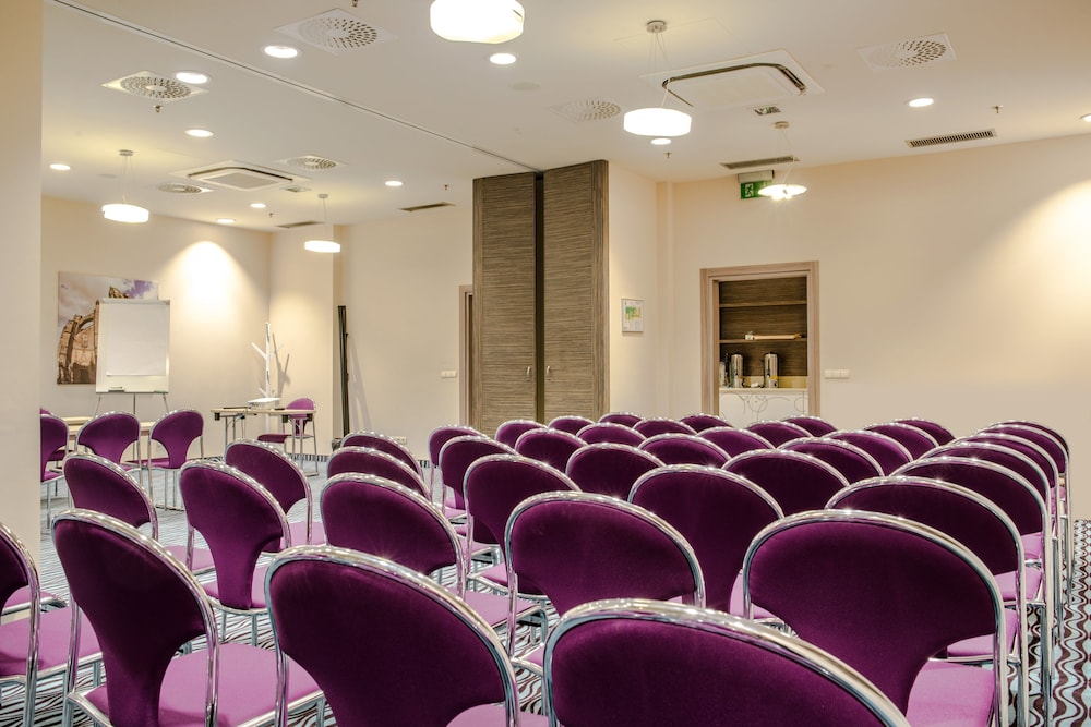 Hotel Ibis Styles Walbrzych 62/70
