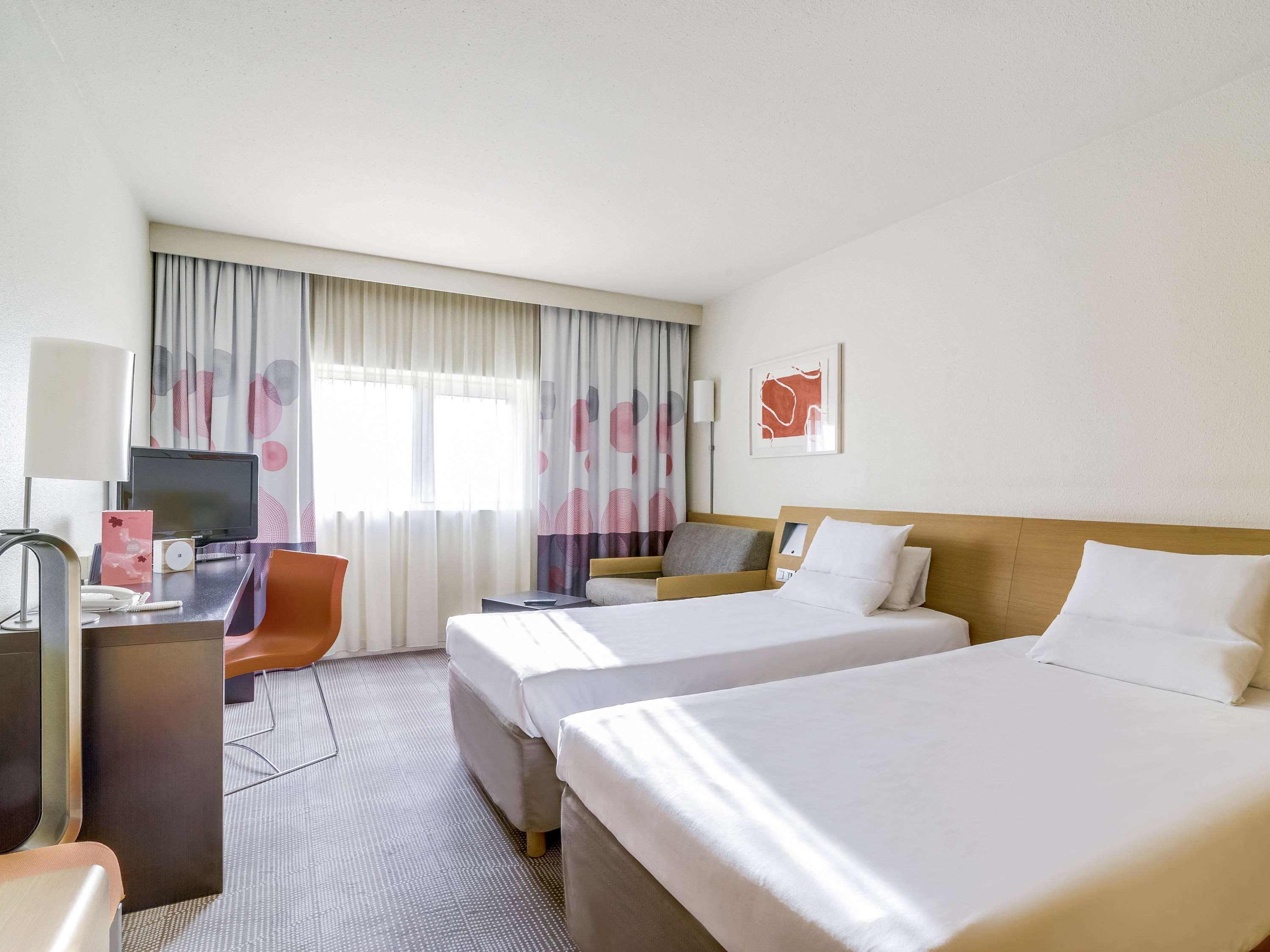غرفة كلاسيكية بسريرين منفصلين، Novotel Paris Orly Rungis 2/4