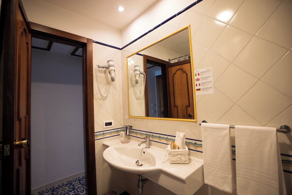 GRAND HOTEL HERMITAGE 47/50