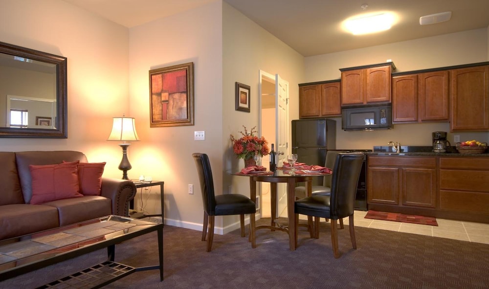 Stratford Suites 20/29