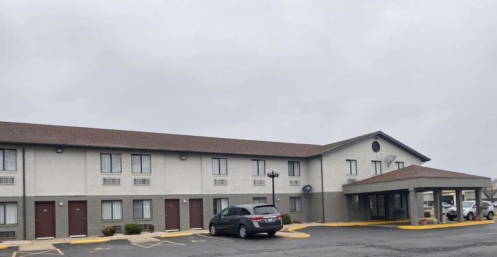 Americas Best Value Inn West Frankfort 2/30