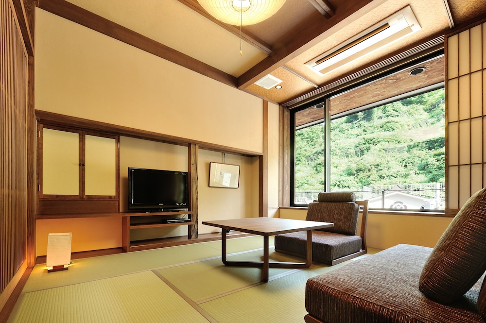 Hinanoyado Chitose (ex Ryokan Chitose) 33/47