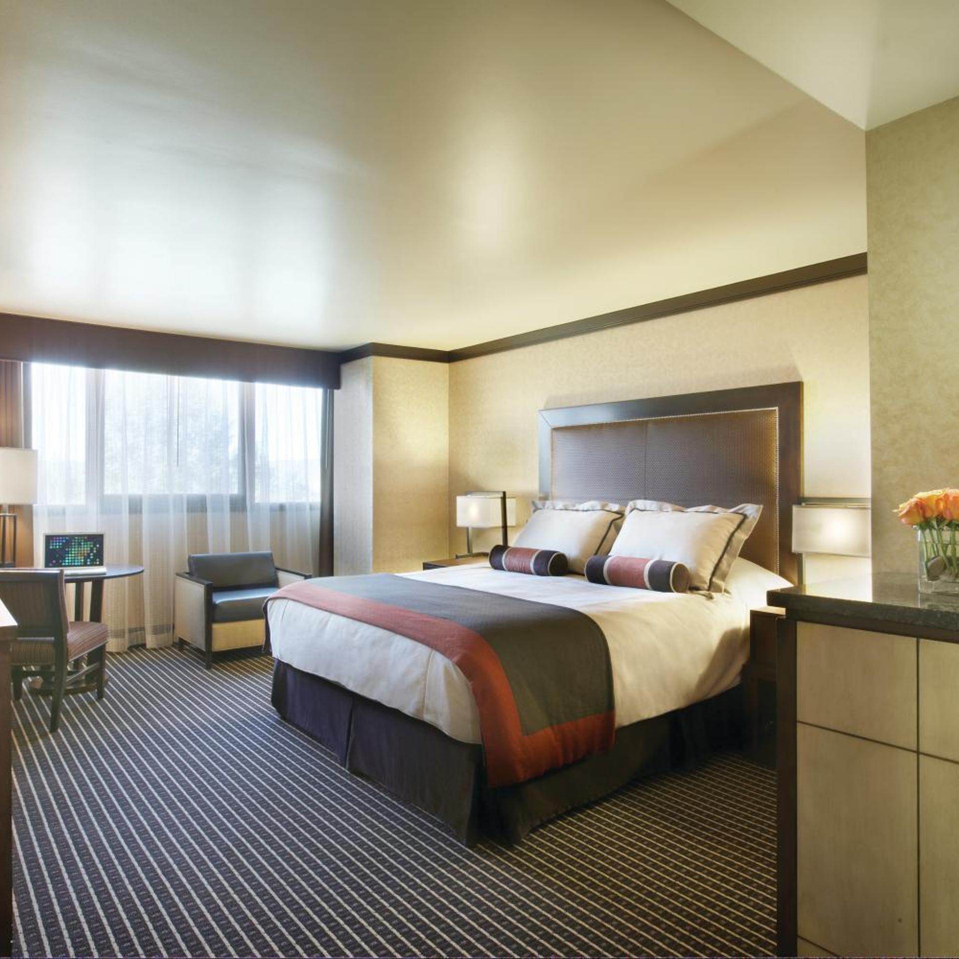 Deluxe, King Bed, Resort Tower, Smoking