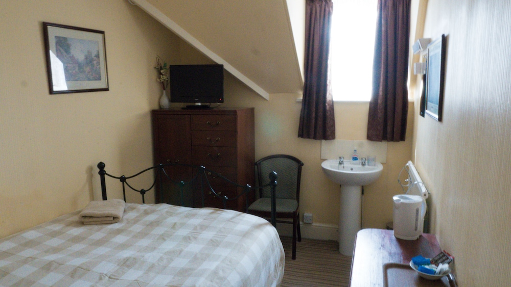 Chandos Guest House 15/32