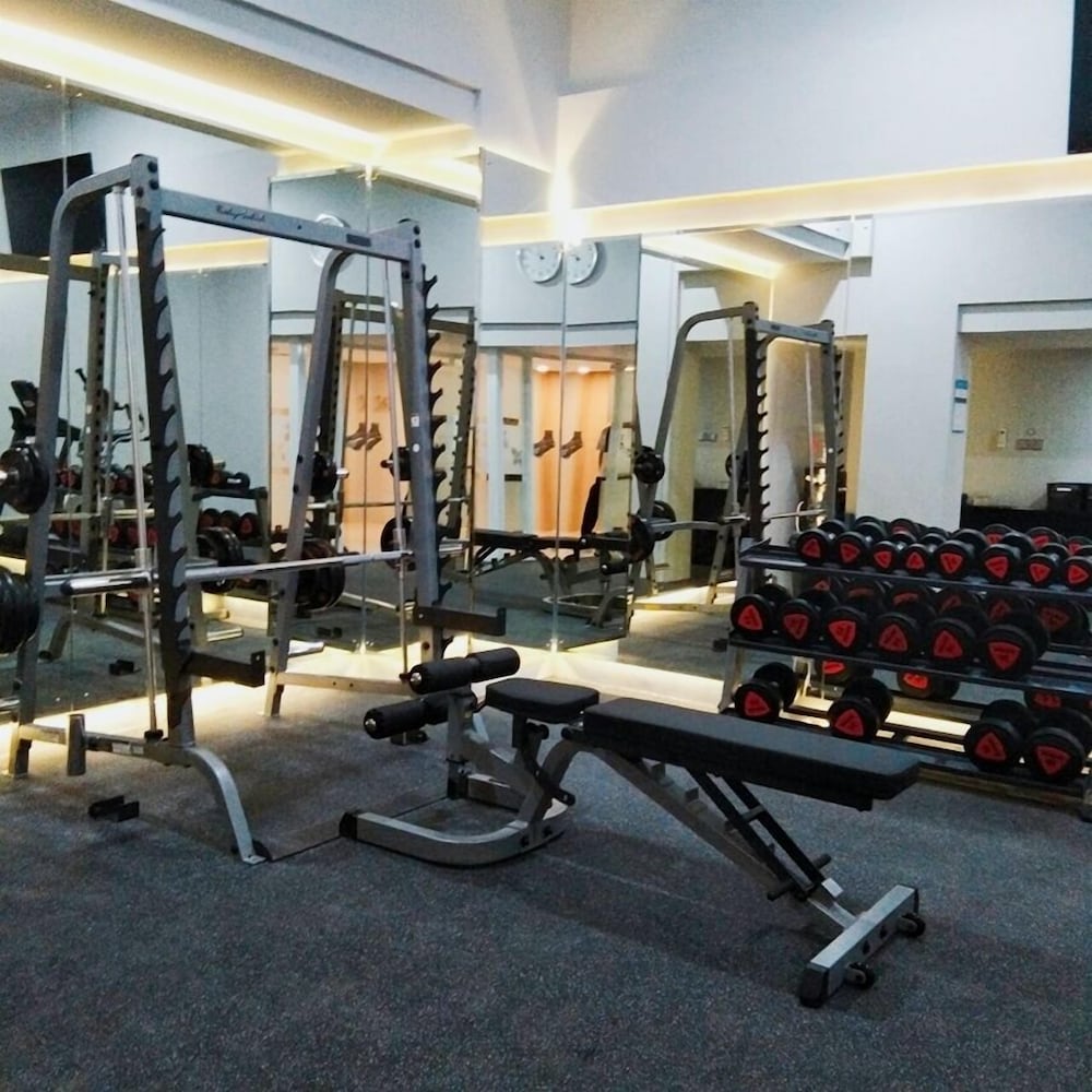 Hotel Ayola Lippo Cikarang 38/60