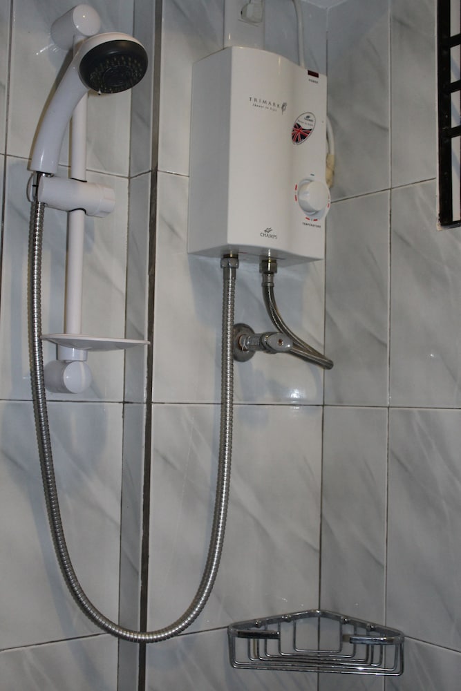 Anahaw Studio Suites 22/24