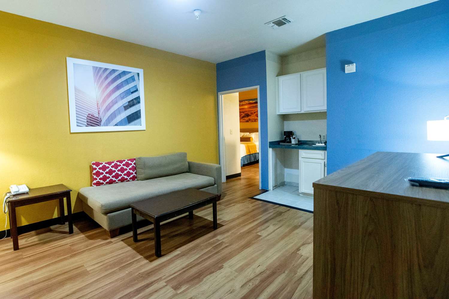 Days Inn & Suites By Wyndham Houston North/Aldine 55/68