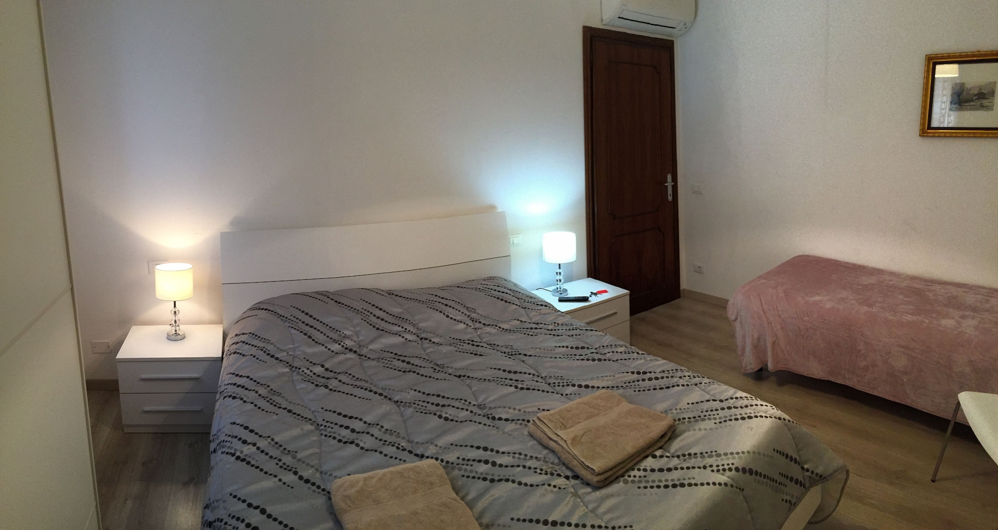 غرفة غراند ثلاثية بسرير مزدوج بحمام مشترك، Harry's Guest House 3/5