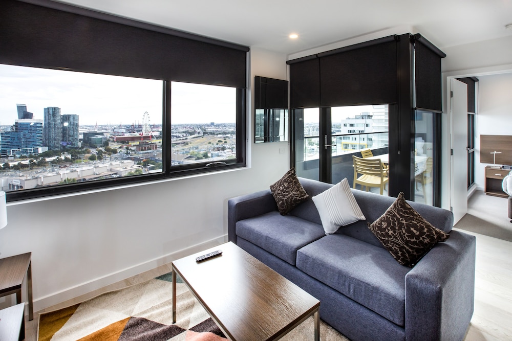 Spencer Street Apartments 27/41