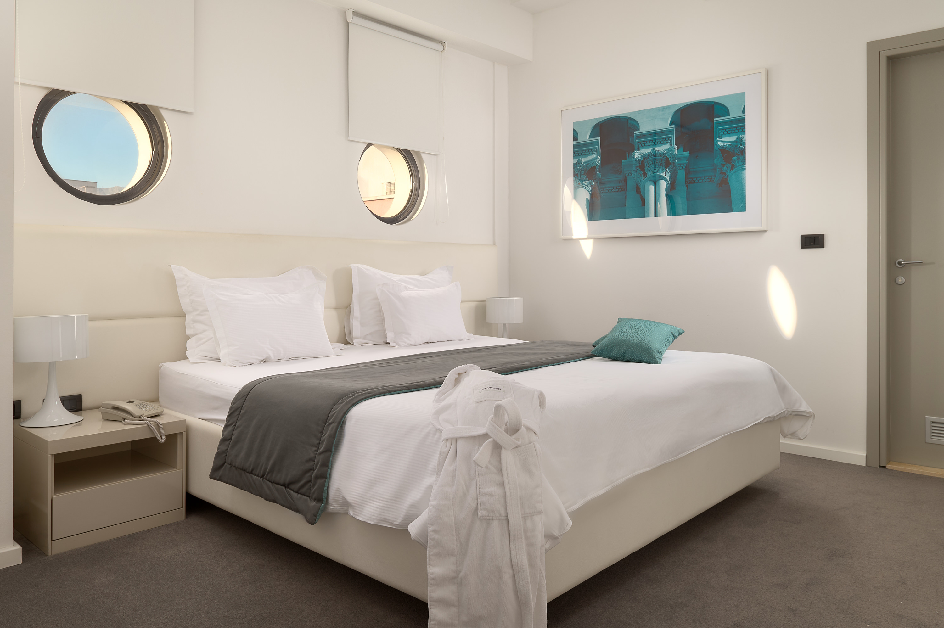 غرفة تنفيذية بسرير كينج، Atrium Hotel 2/4