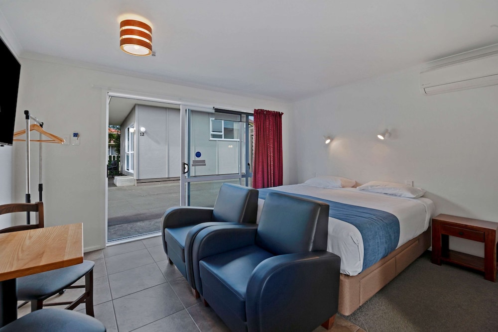 Comfort Inn Westshore Beach 21/35