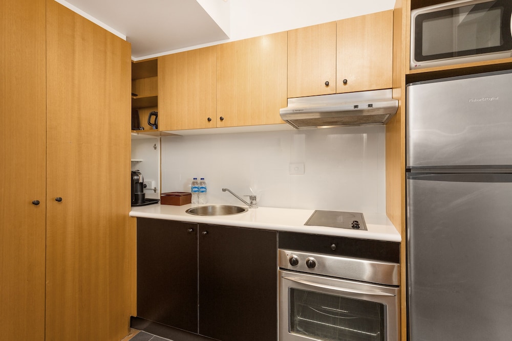 Ridge Apartment Hotel 67/74