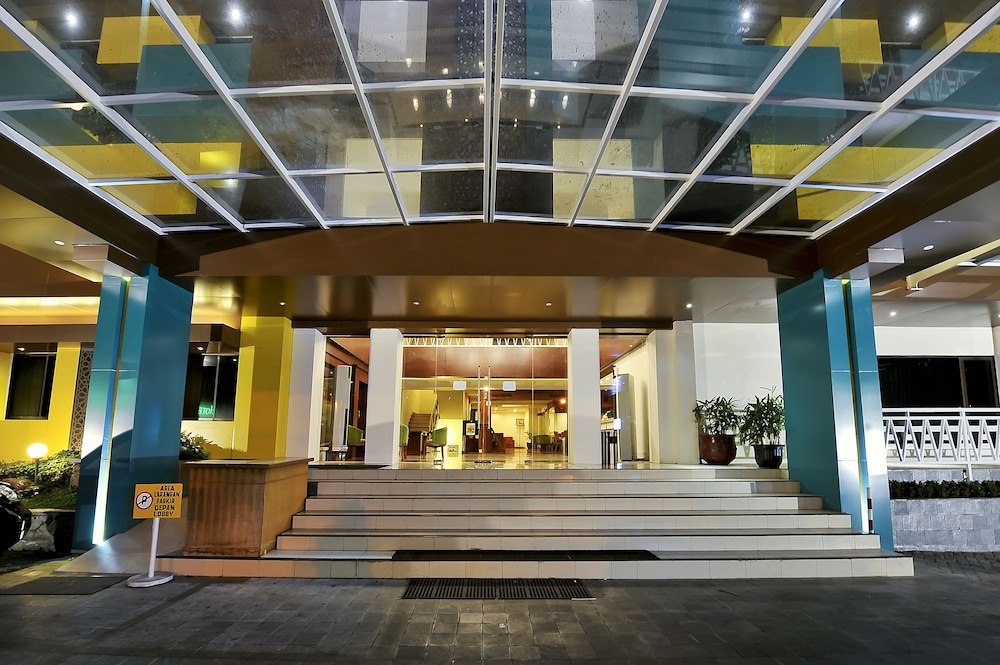 Hotel Grasia Semarang photo4