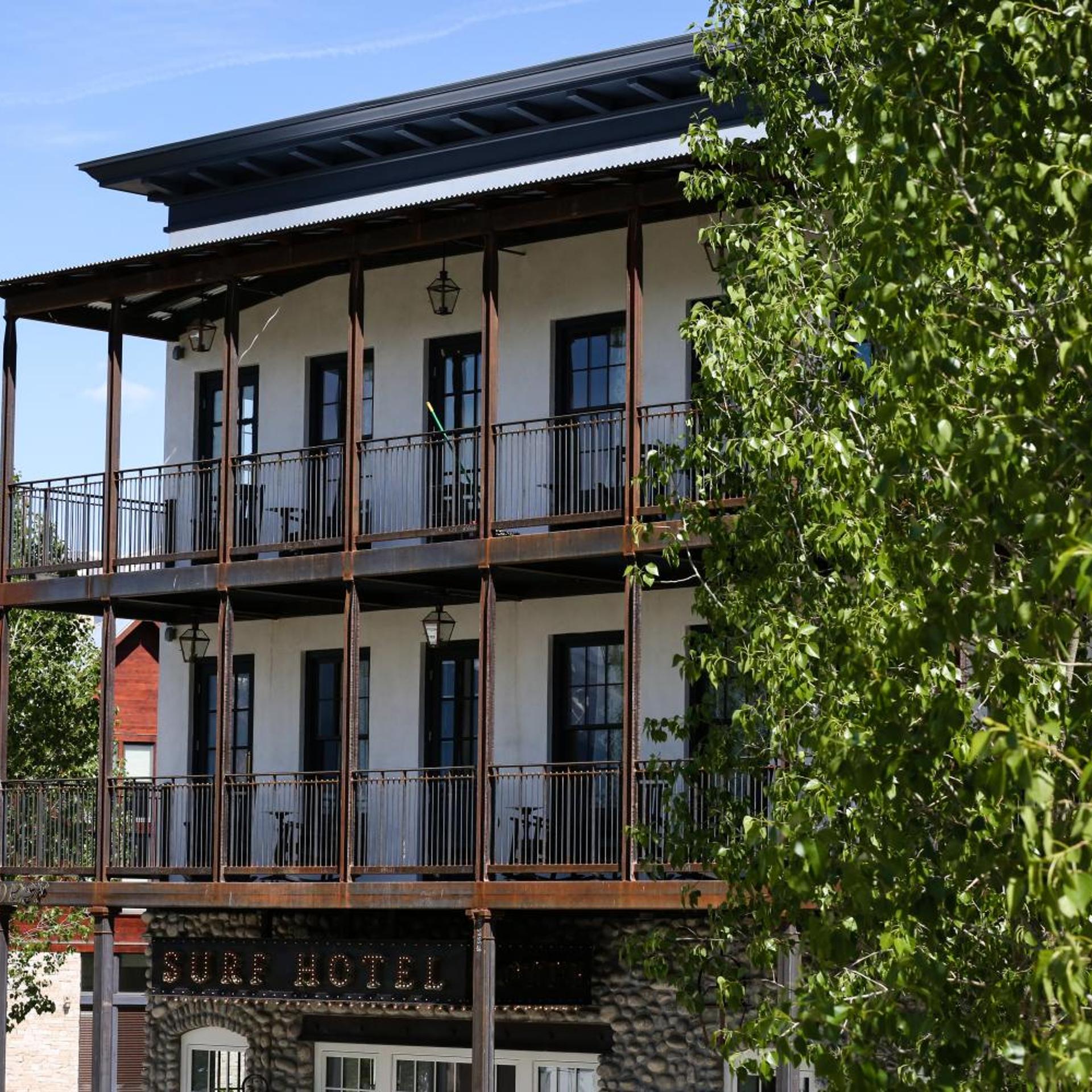 Surf Hotel & Chateau 3/50