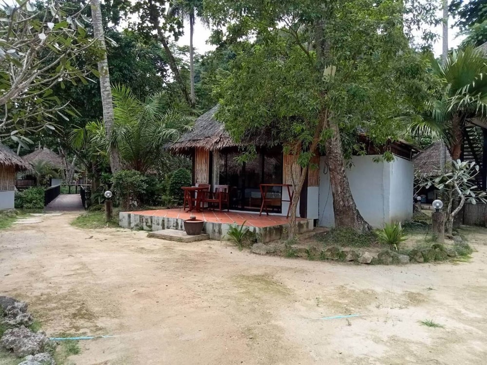 THAPWARIN RESORT(KOH NGAI) 46/50
