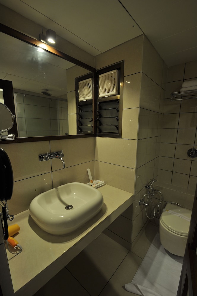HOTEL LE GRANDE RESIDENCY 30/31