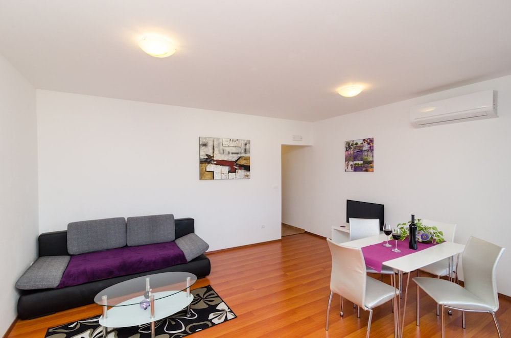 APARTMENTS IRA 26/50