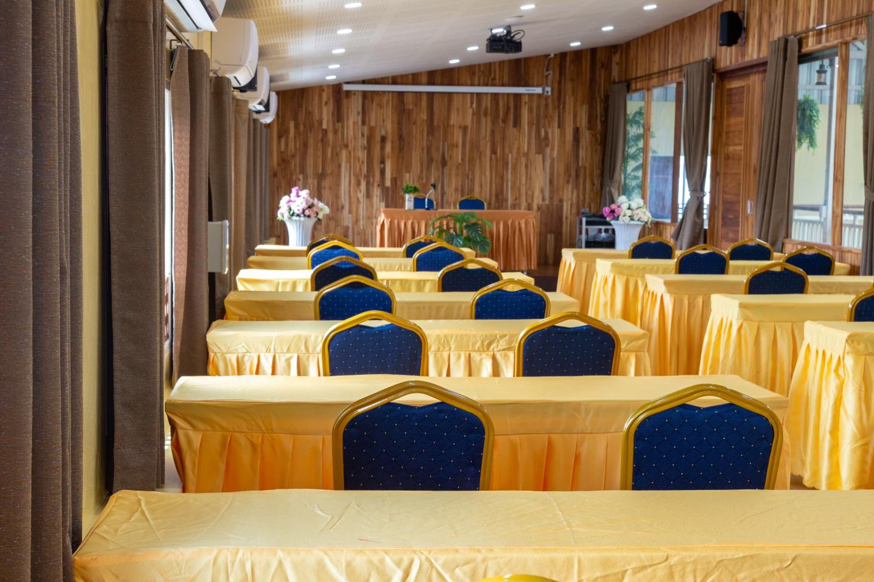 Nonnee Lampang Hotel 34/40