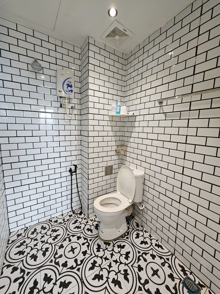 Georgetown Inn by Sky Hive 43/50