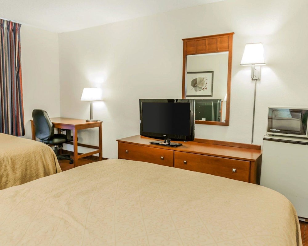 Baymont by Wyndham Indianapolis East 18/45