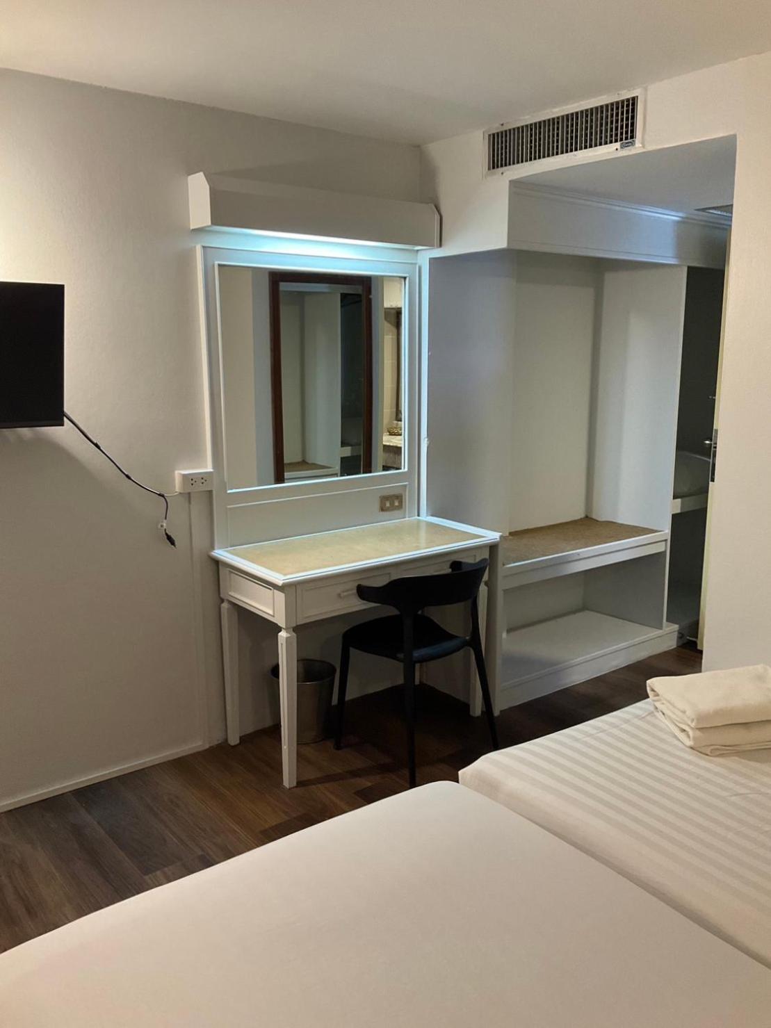 INTERTOWER HOTEL (SHA) 30/48