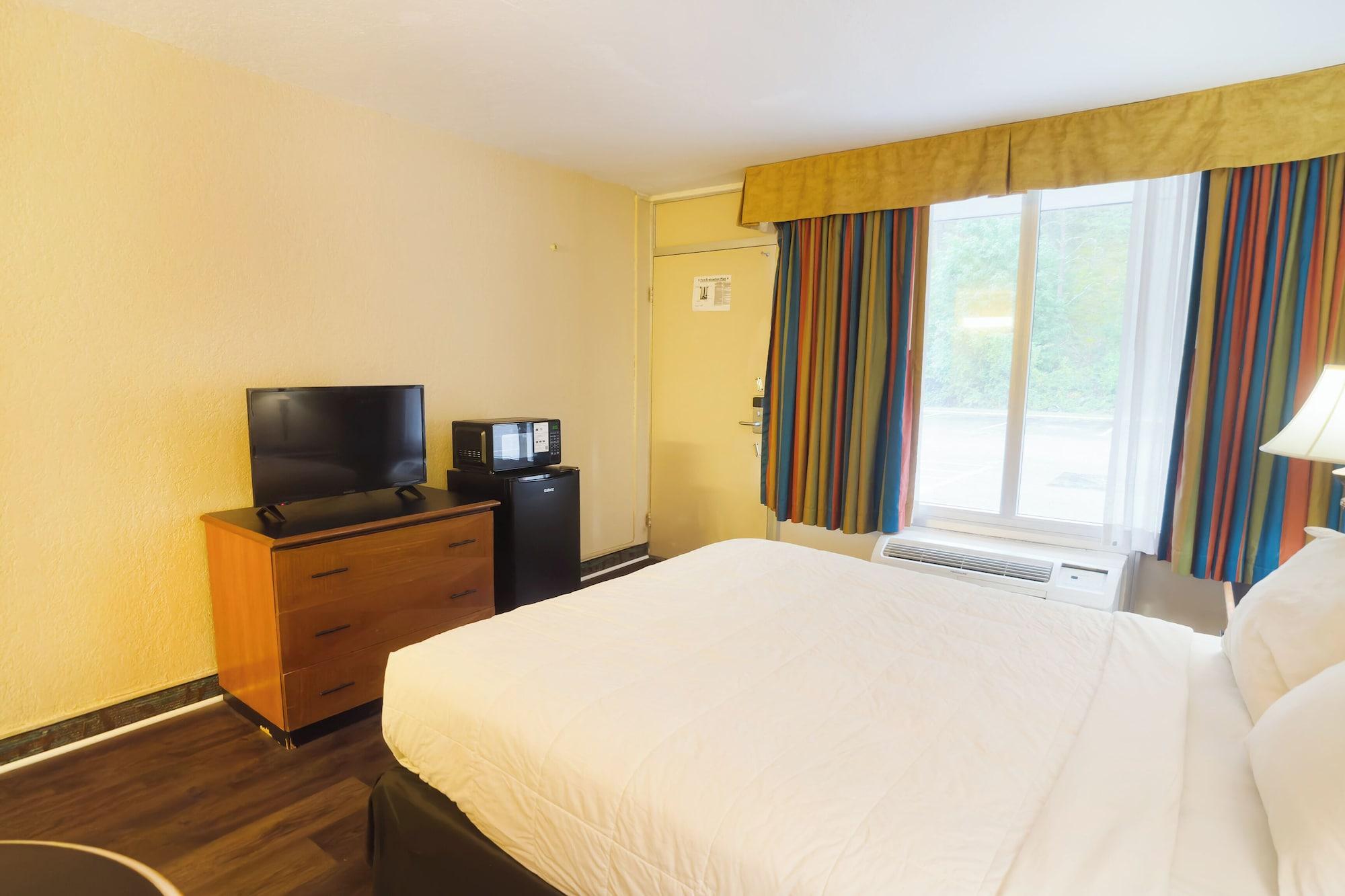 غرفة بسرير كينج، OYO Hotel Harriman near I-40 3/6
