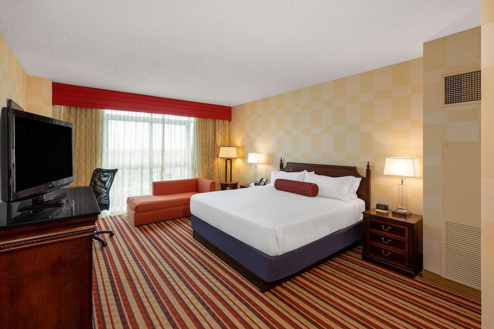 Wyndham Grand Oklahoma City Downtown 18/68