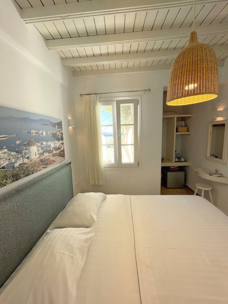 Hotel Lefteris 11/67
