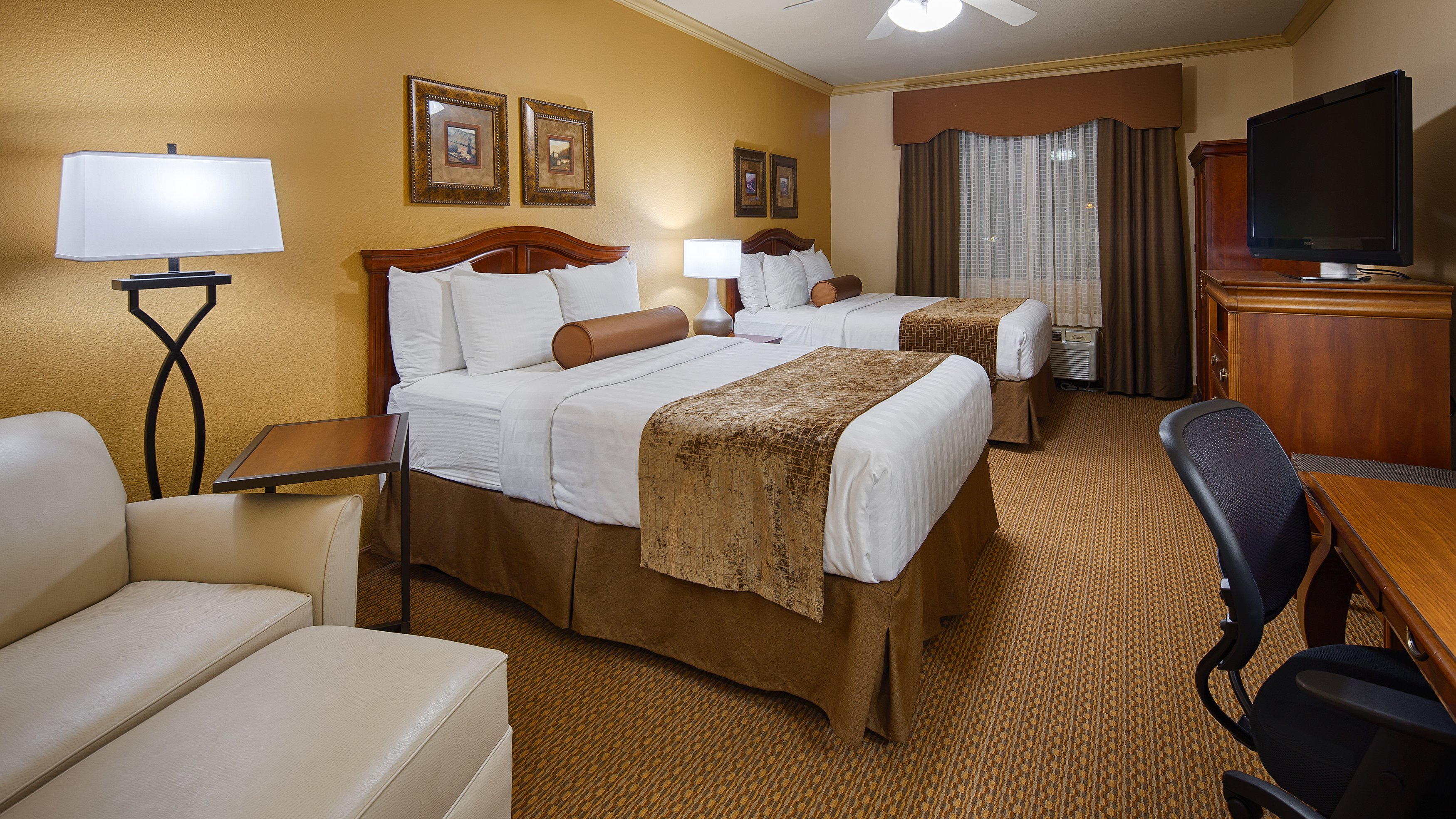 Best Western Plus Crown Colony Inn and Suites 23/59